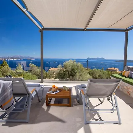 Brand New High-end Astro Vila *